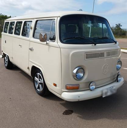VOLKSWAGEN KOMBI 1.6 STD 8V GASOLINA 3P MANUAL